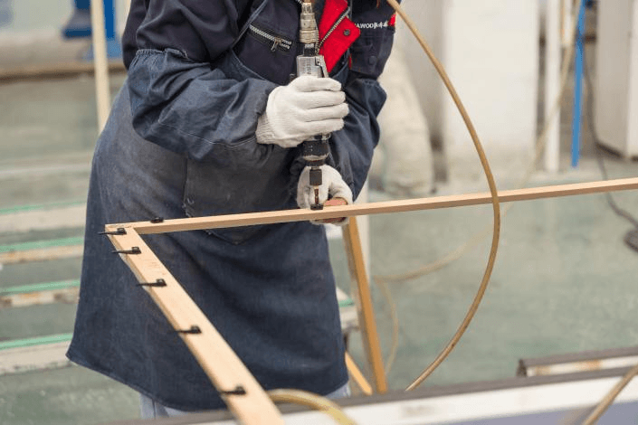 Verwerkingsproces van houten deur- en raamprofielen - 2 (2)